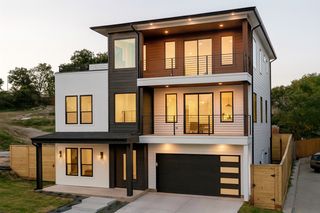 325 N Moore, Dallas, TX 75203