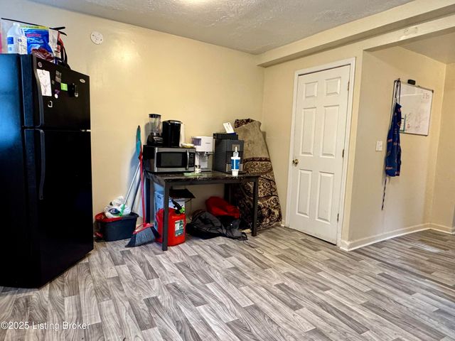 3626 Larkwood Ave, Louisville, KY 40212