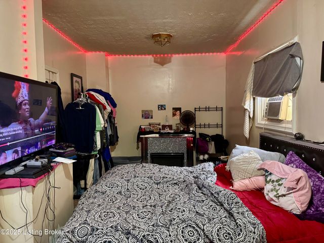 3626 Larkwood Ave, Louisville, KY 40212