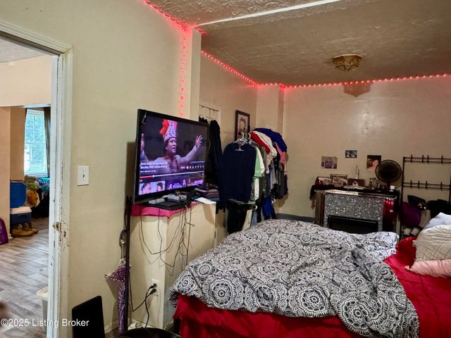 3626 Larkwood Ave, Louisville, KY 40212