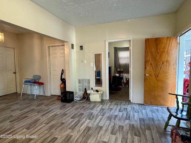 3626 Larkwood Ave, Louisville, KY 40212