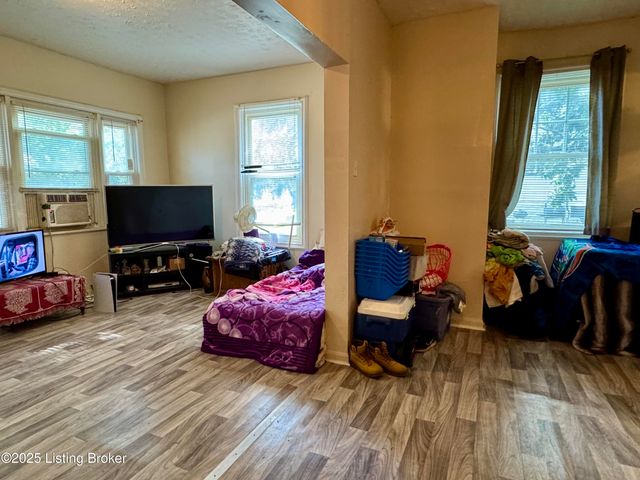 3626 Larkwood Ave, Louisville, KY 40212