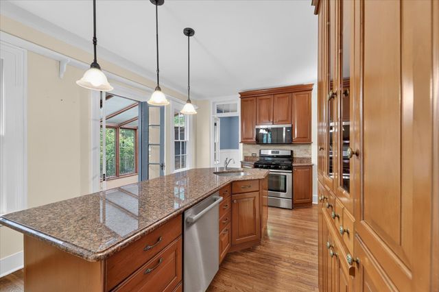 347 N Madison Street, Marshall, MI 49068
