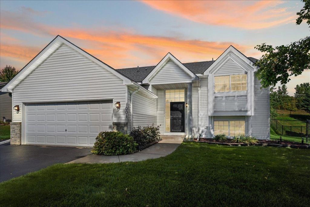 1001 Theresa Marie Drive, Elko New Market, MN 55054