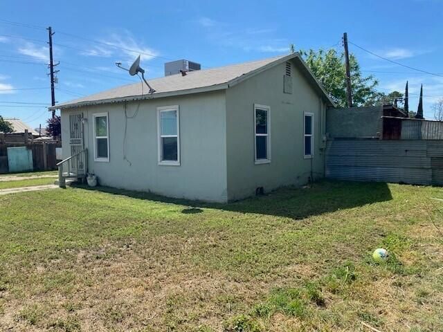 1222 E Terra Bella Avenue, Pixley, CA 93256