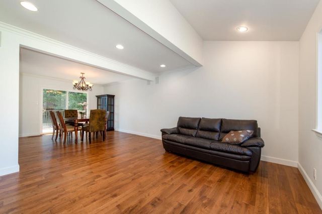 2121 Valparaiso Avenue, Menlo Park, CA 94025