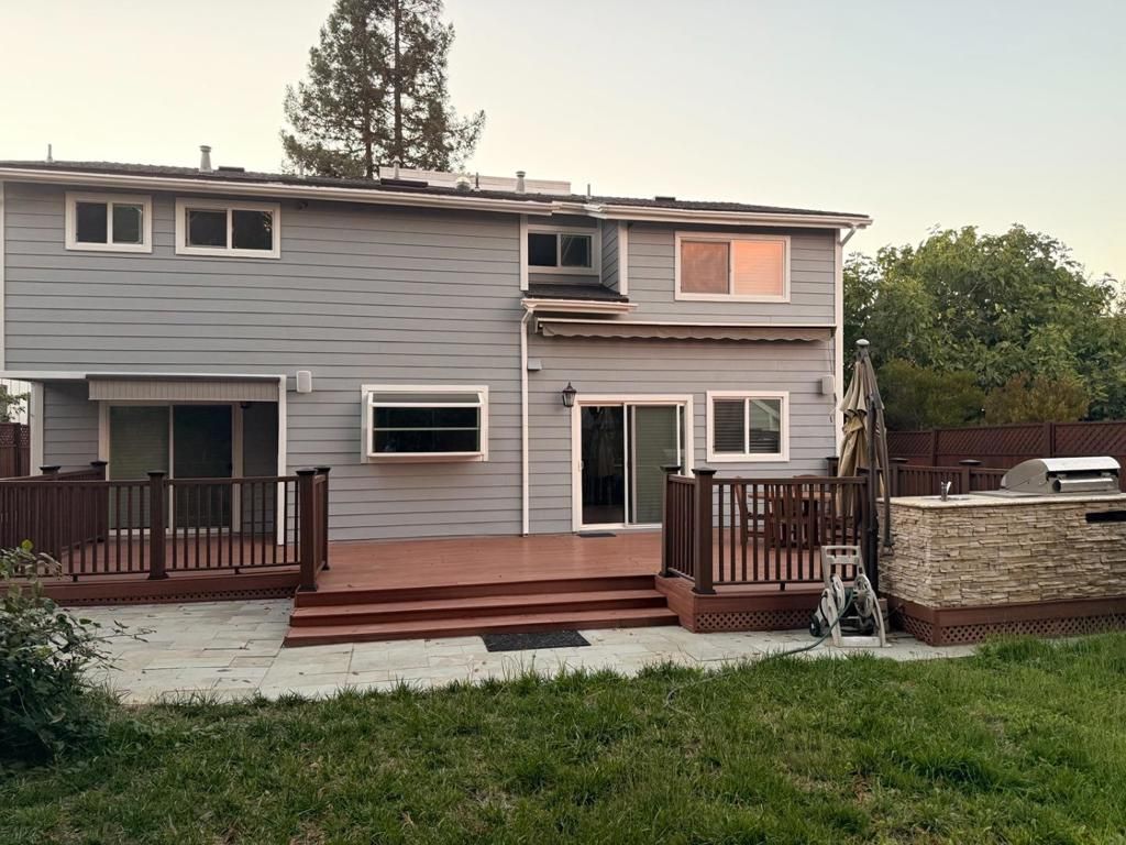 2121 Valparaiso Avenue, Menlo Park, CA 94025