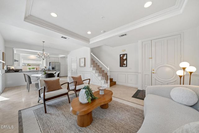 752 W Walnut Avenue D, Monrovia, CA 91016