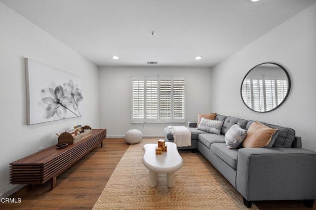 752 W Walnut Avenue D, Monrovia, CA 91016