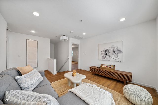 752 W Walnut Avenue D, Monrovia, CA 91016