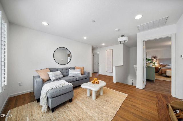 752 W Walnut Avenue D, Monrovia, CA 91016