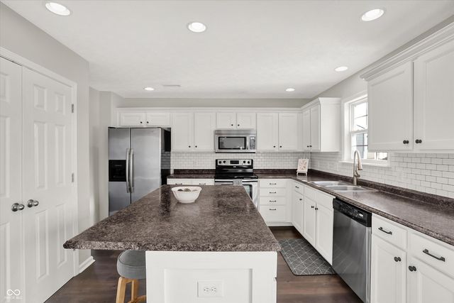 3364 Roundlake Lane, Whitestown, IN 46075