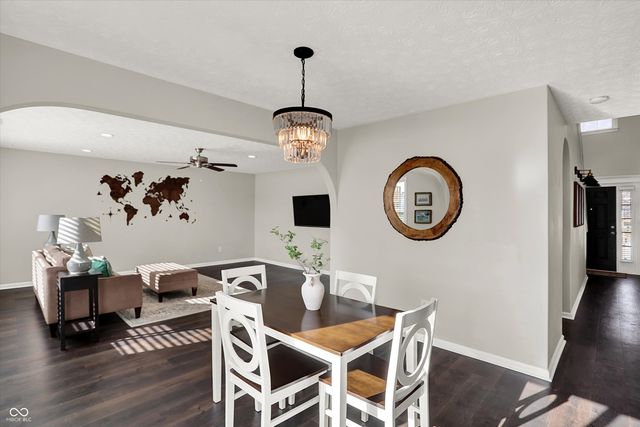 3364 Roundlake Lane, Whitestown, IN 46075