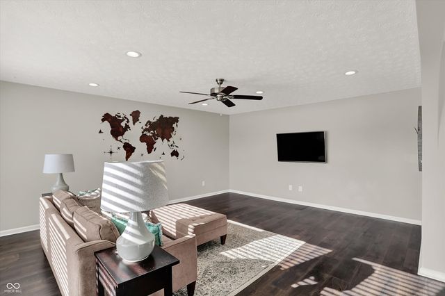 3364 Roundlake Lane, Whitestown, IN 46075