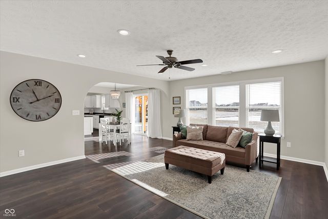 3364 Roundlake Lane, Whitestown, IN 46075