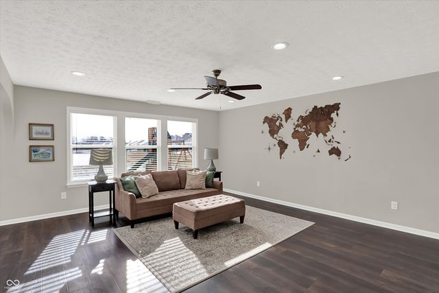 3364 Roundlake Lane, Whitestown, IN 46075