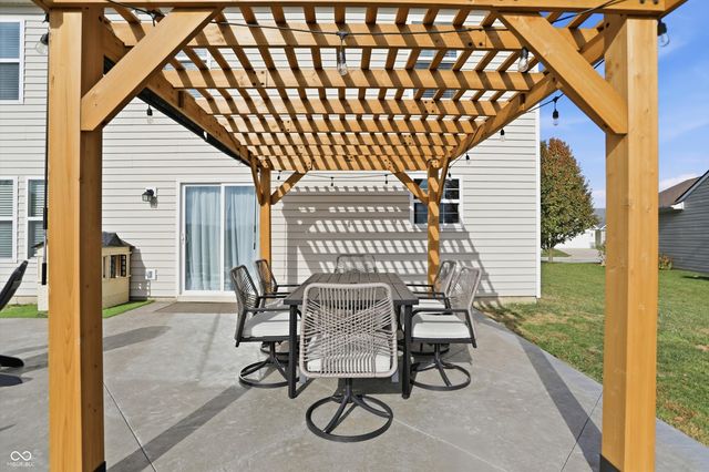 3364 Roundlake Lane, Whitestown, IN 46075