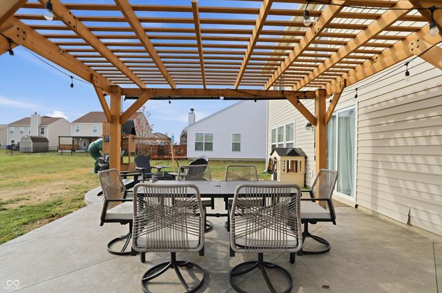 3364 Roundlake Lane, Whitestown, IN 46075