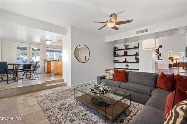 6252 E BEVERLY Lane, Scottsdale, AZ 85254