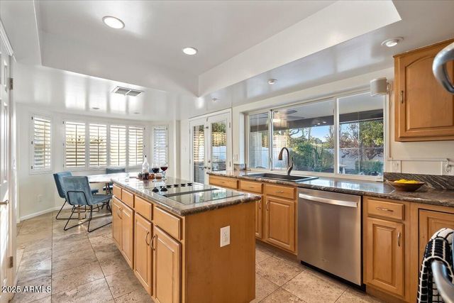 6252 E BEVERLY Lane, Scottsdale, AZ 85254