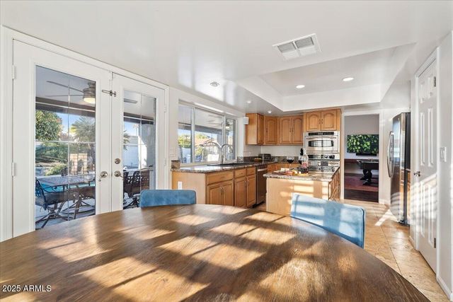 6252 E BEVERLY Lane, Scottsdale, AZ 85254