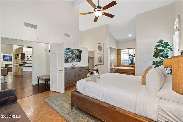 6252 E BEVERLY Lane, Scottsdale, AZ 85254