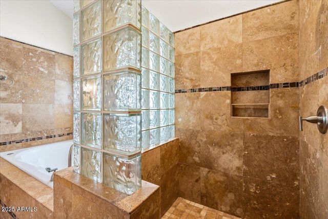 6252 E BEVERLY Lane, Scottsdale, AZ 85254