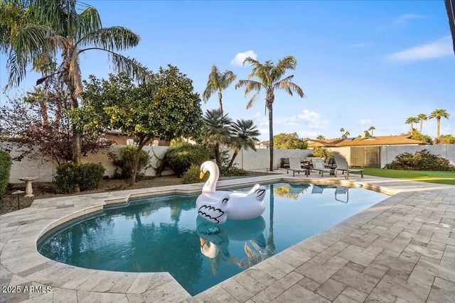 6252 E BEVERLY Lane, Scottsdale, AZ 85254