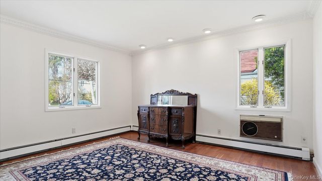 23 Hartley Road, Great Neck, NY 11023
