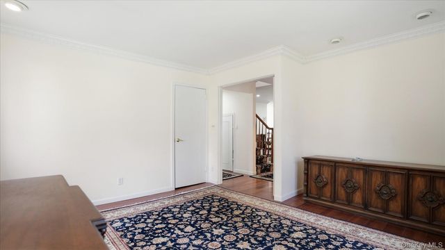 23 Hartley Road, Great Neck, NY 11023