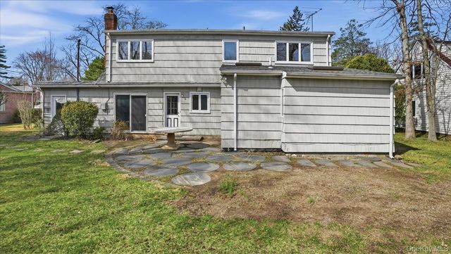 23 Hartley Road, Great Neck, NY 11023