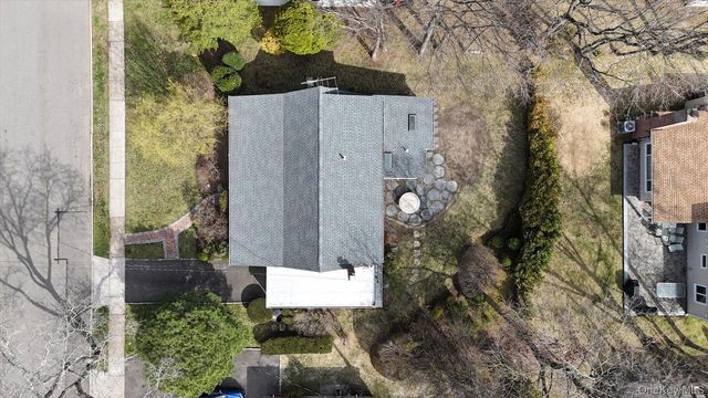 23 Hartley Road, Great Neck, NY 11023