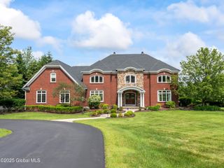 1 Stoneridge Drive, Colonie, NY 12211