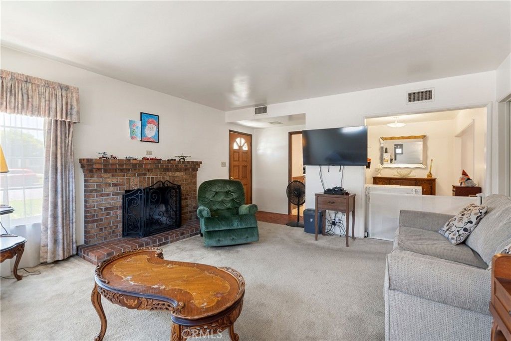Image 5 of property listing at 753 S Aldenville Avenue S, Covina, CA 91723