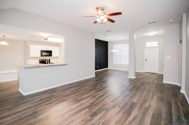 2030 Cumberland Dr., Longview, TX 75601