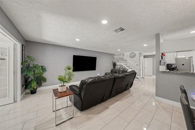 4107 BRENTWOOD PARK CIRCLE, Tampa, FL 33624