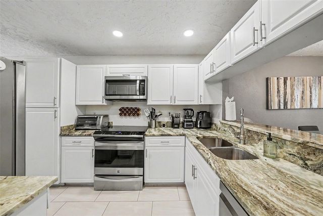 4107 BRENTWOOD PARK CIRCLE, Tampa, FL 33624
