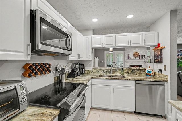 4107 BRENTWOOD PARK CIRCLE, Tampa, FL 33624