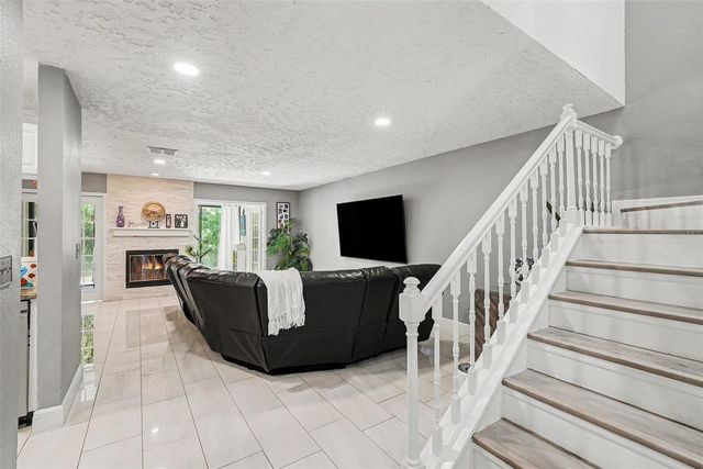 4107 BRENTWOOD PARK CIRCLE, Tampa, FL 33624