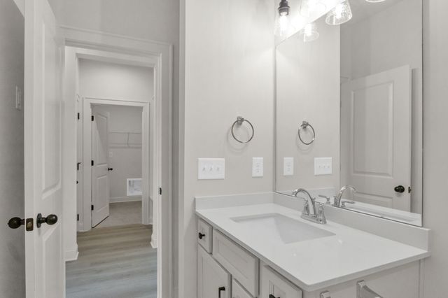 7628 Danswerk Dr, Murfreesboro, TN 37129