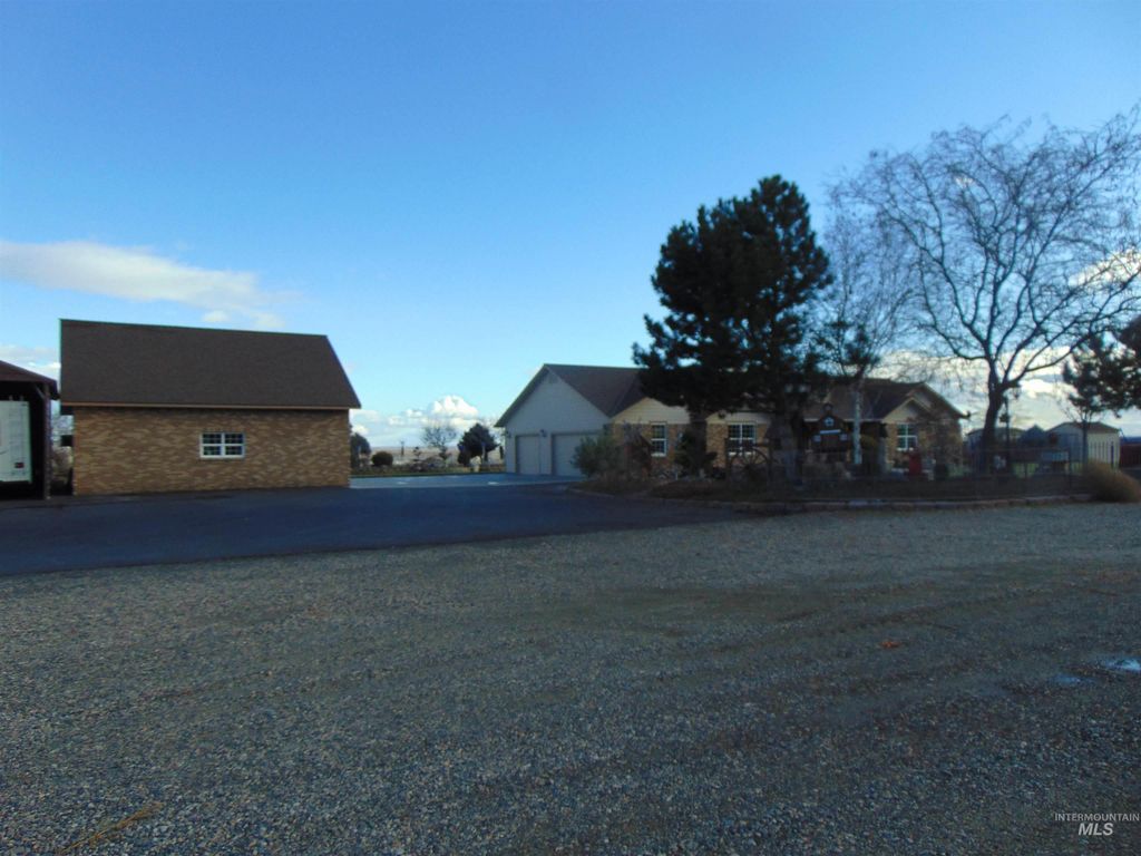 452 Thayer Dr., Ontario, OR 97914 photo 2