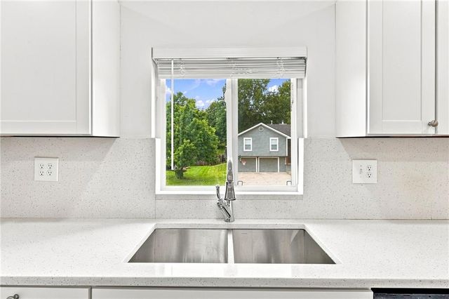 7331 N Crystal Avenue, Kansas City, MO 64119