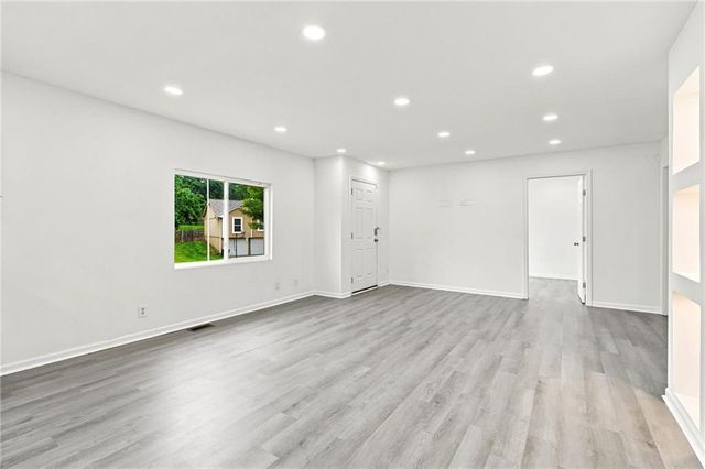 7331 N Crystal Avenue, Kansas City, MO 64119