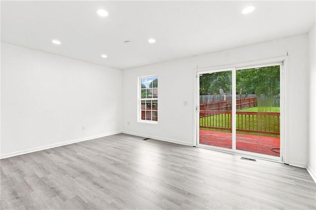 7331 N Crystal Avenue, Kansas City, MO 64119