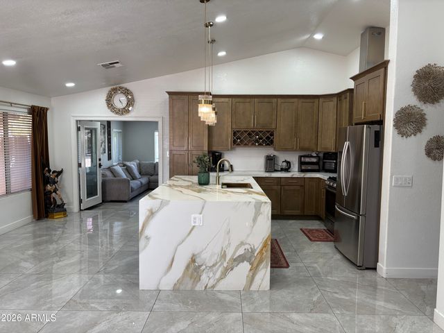 2015 N 89TH Drive, Phoenix, AZ 85037