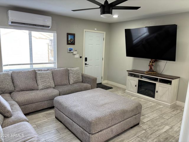 2015 N 89TH Drive, Phoenix, AZ 85037