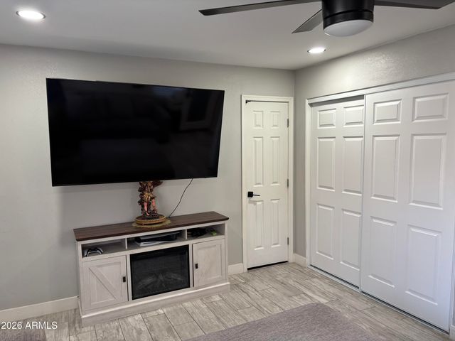 2015 N 89TH Drive, Phoenix, AZ 85037
