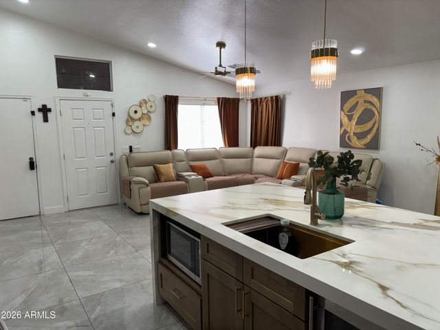 2015 N 89TH Drive, Phoenix, AZ 85037