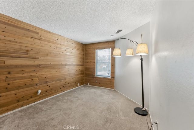 2521 N Selland Avenue, Fresno, CA 93722