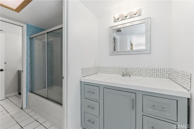 2521 N Selland Avenue, Fresno, CA 93722